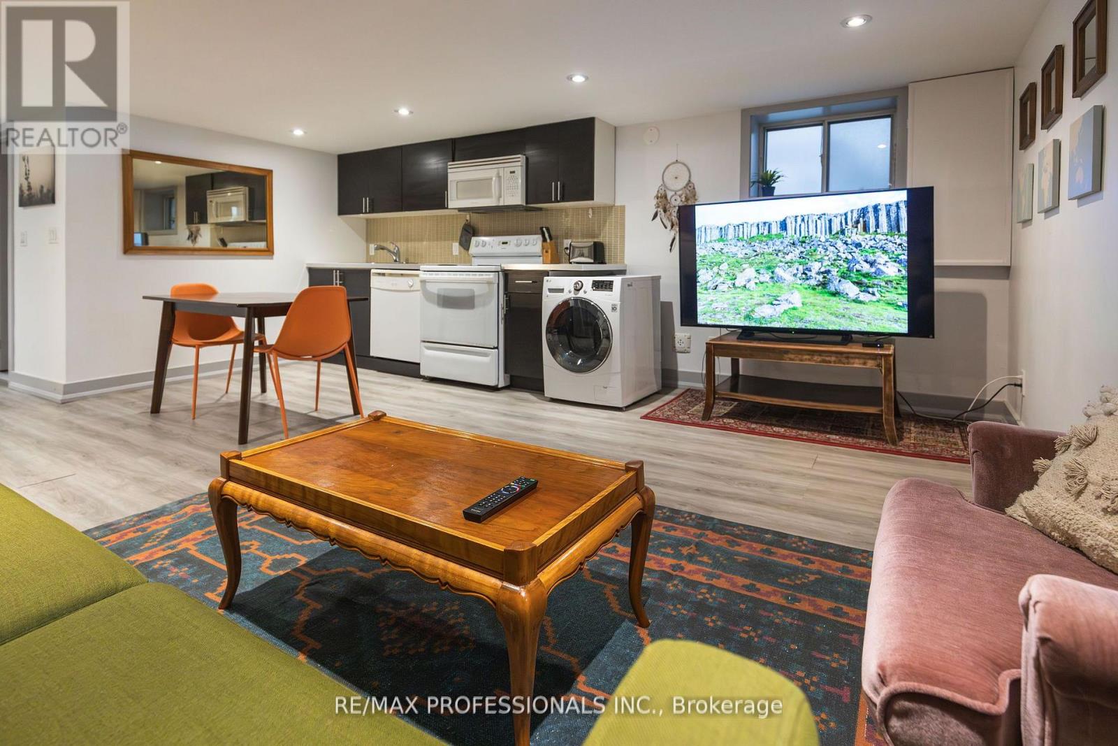 Lower - 627 Christie Street, Toronto, Ontario  M6G 3E6 - Photo 7 - C12644078