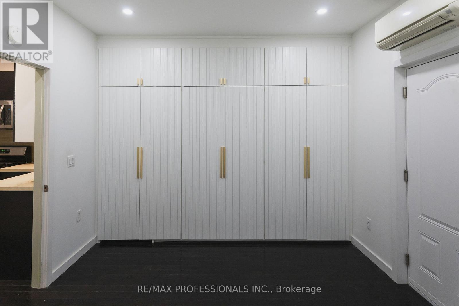 Main - 627 Christie Street, Toronto, Ontario  M6G 3E6 - Photo 11 - C12644082