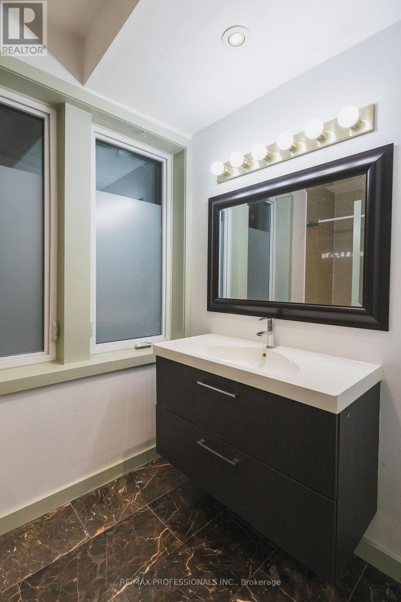 Main - 627 Christie Street, Toronto, Ontario  M6G 3E6 - Photo 12 - C12644082