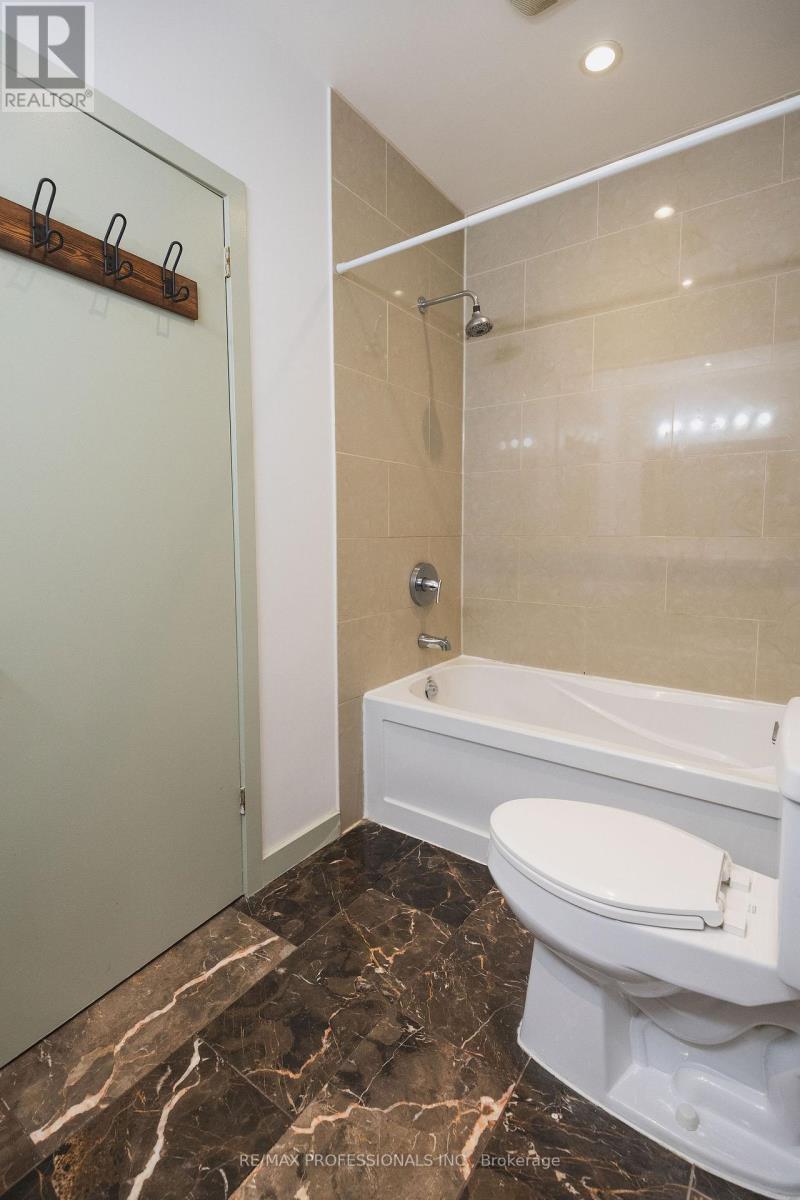 Main - 627 Christie Street, Toronto, Ontario  M6G 3E6 - Photo 13 - C12644082