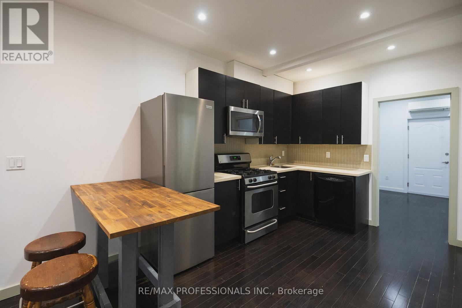 Main - 627 Christie Street, Toronto, Ontario  M6G 3E6 - Photo 4 - C12644082