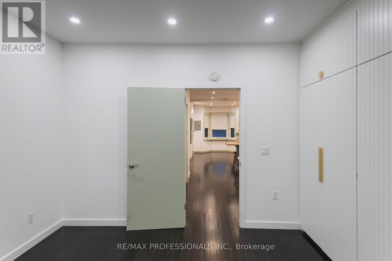 Main - 627 Christie Street, Toronto, Ontario  M6G 3E6 - Photo 9 - C12644082