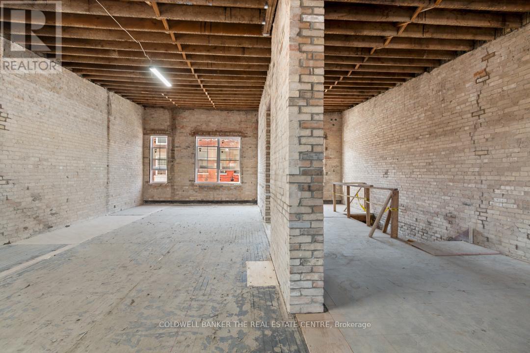 193 Main Street S, Newmarket, Ontario  L3Y 3Y9 - Photo 15 - N12644084