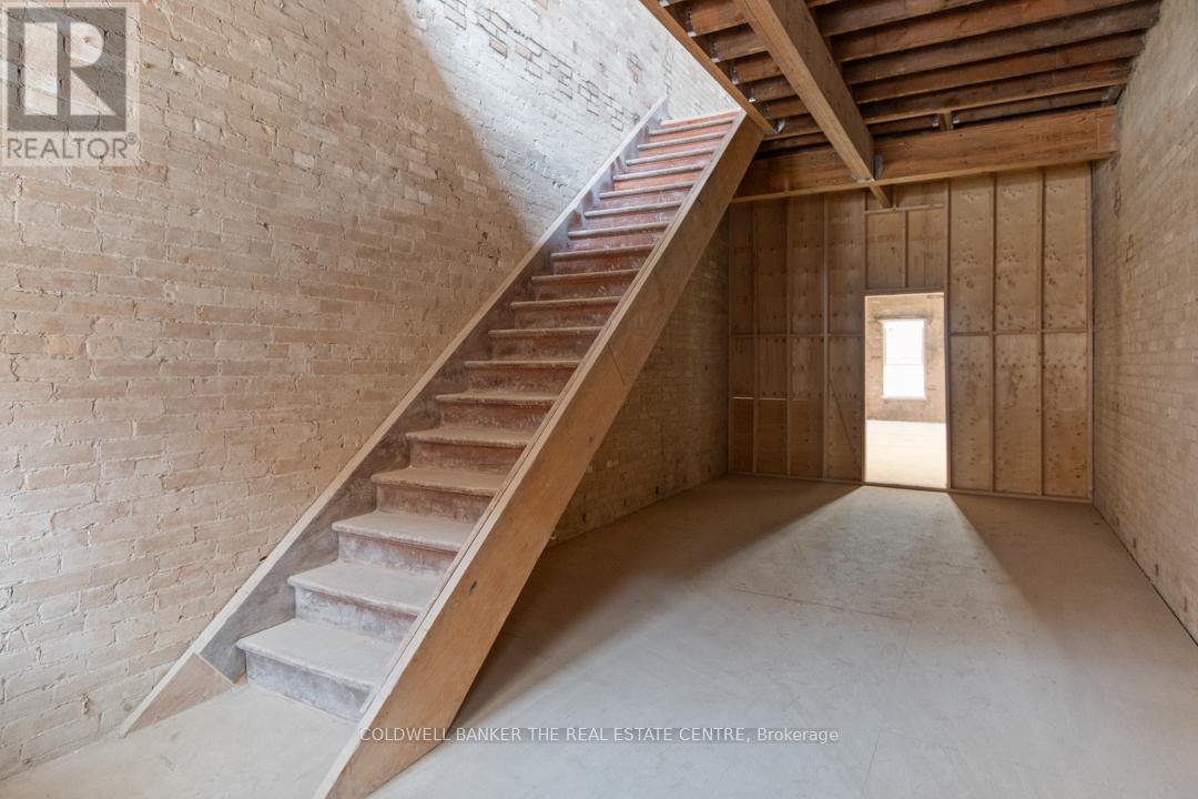 193 Main Street S, Newmarket, Ontario  L3Y 3Y9 - Photo 9 - N12644084