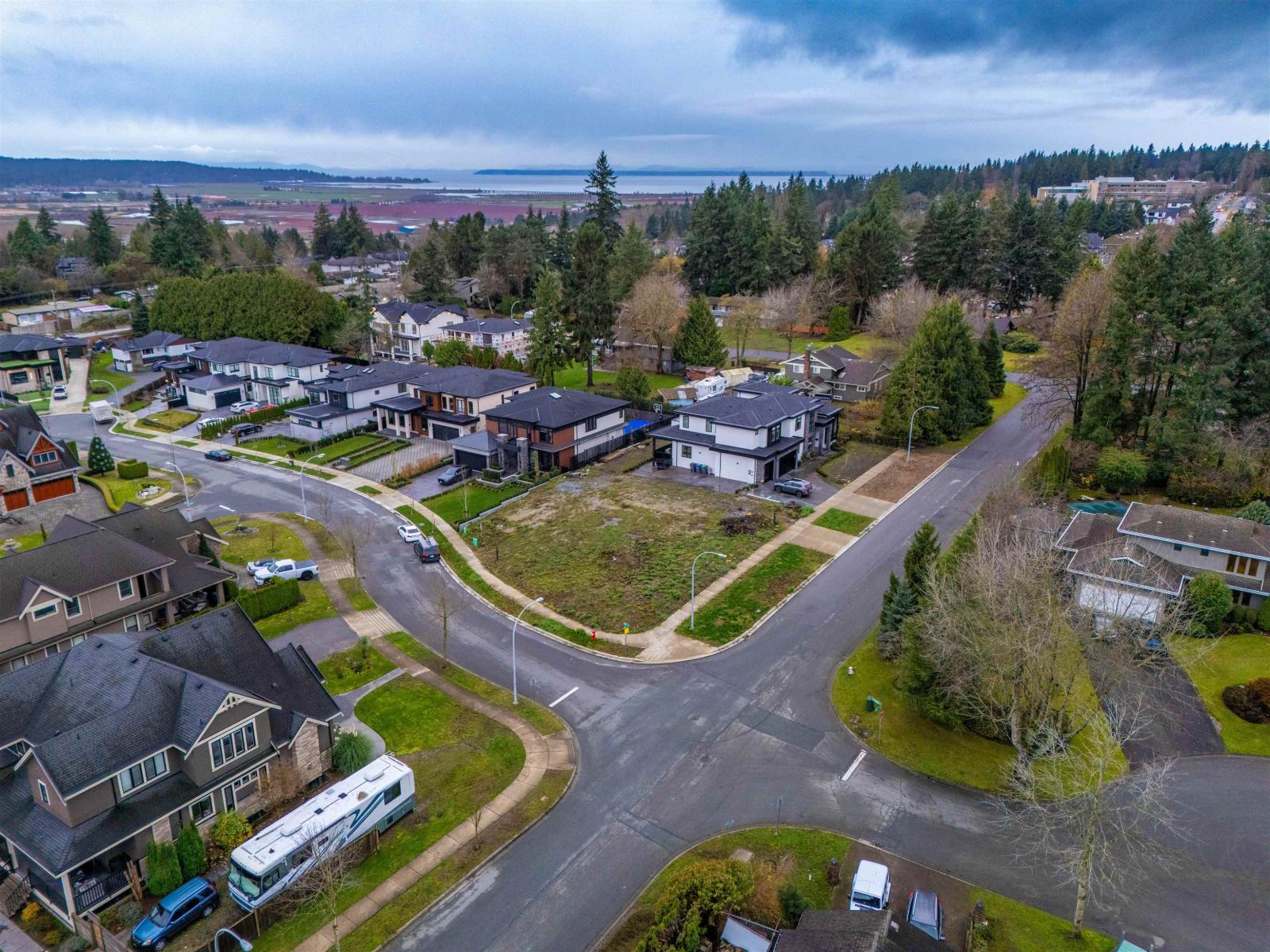 14698 57 Avenue, Surrey, British Columbia  V3Z 1K2 - Photo 4 - R3073886