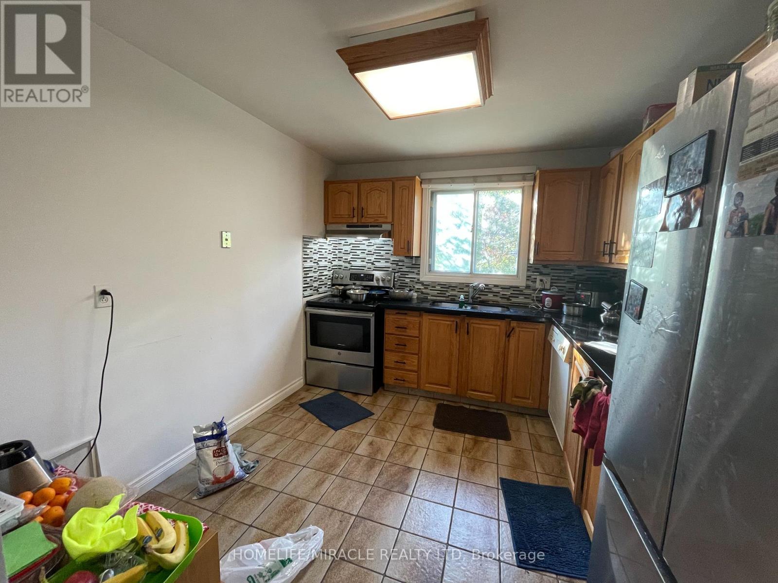 36 Richvale Drive S, Brampton, Ontario  L6Z 1M5 - Photo 10 - W12601518