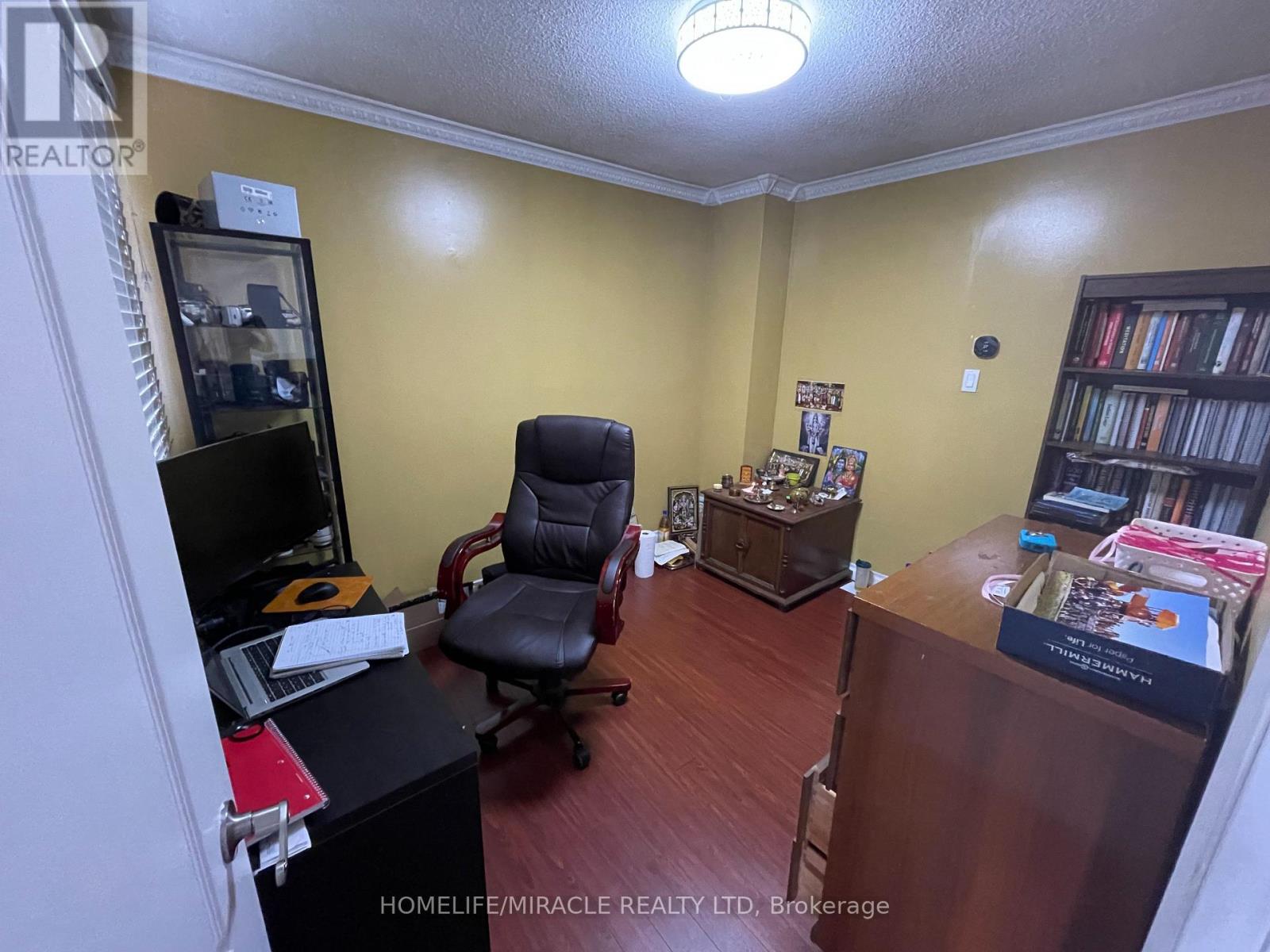 36 Richvale Drive S, Brampton, Ontario  L6Z 1M5 - Photo 9 - W12601518