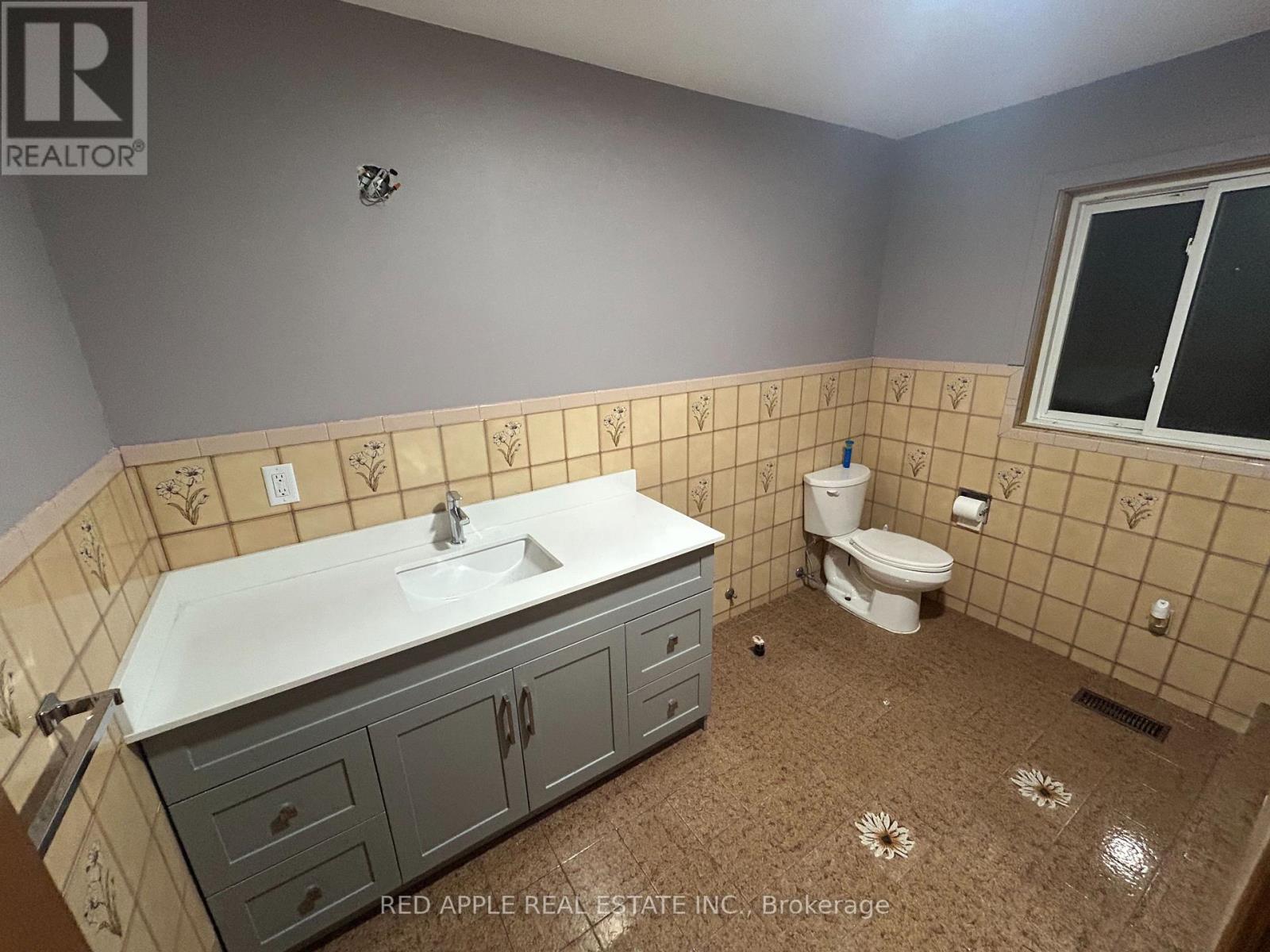 135 Spalding Road, Toronto, Ontario  M3M 1K3 - Photo 9 - W12644058