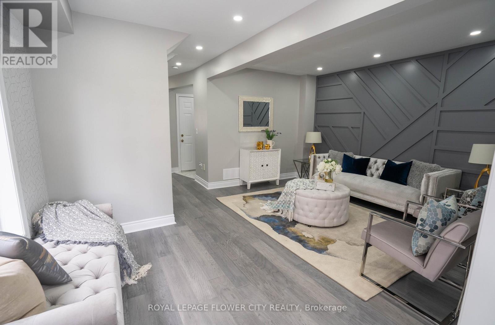 40 Dewridge Court, Brampton, Ontario  L6R 3C2 - Photo 6 - W12644066