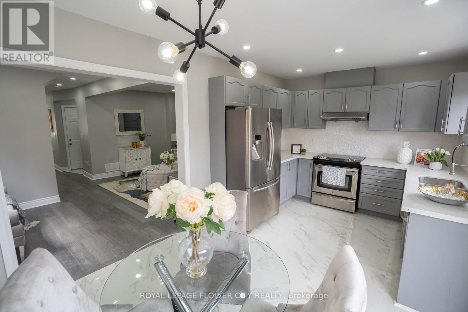 40 Dewridge Court, Brampton, Ontario  L6R 3C2 - Photo 9 - W12644066