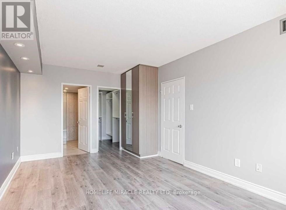 Ph-108 - 335 Webb Drive, Mississauga, Ontario  L5B 4A1 - Photo 14 - W12644076