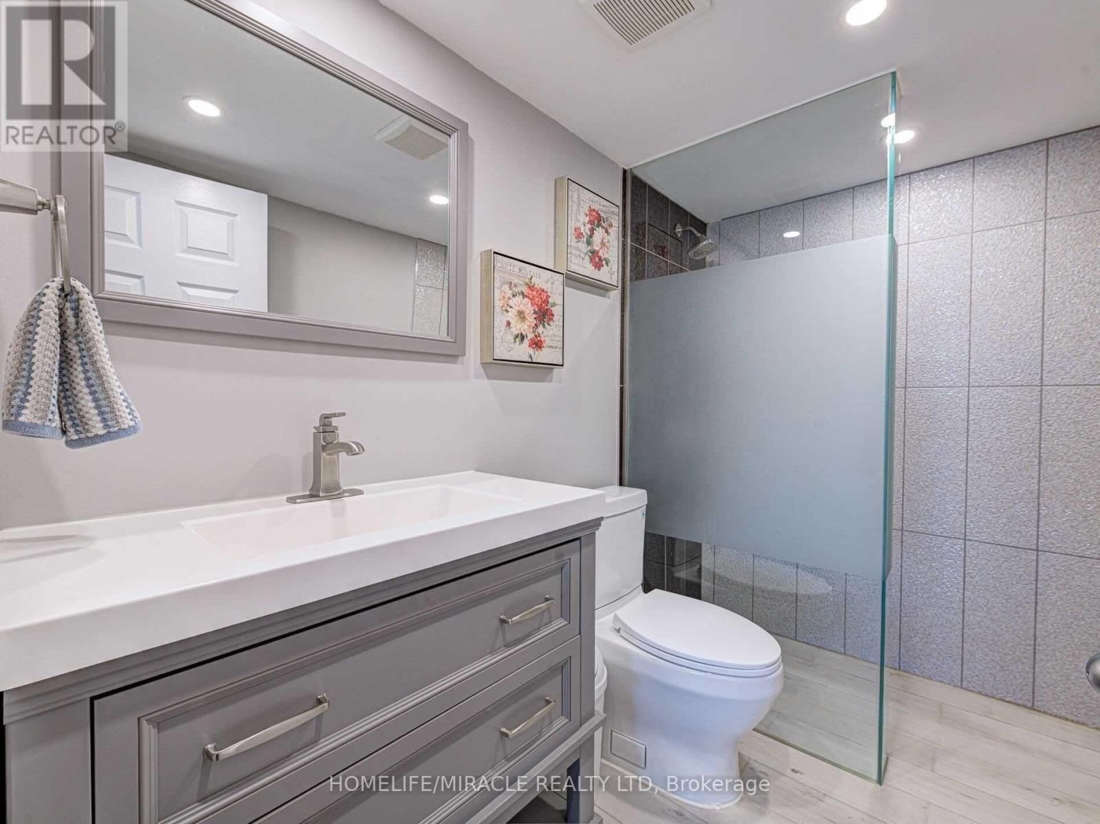 Ph-108 - 335 Webb Drive, Mississauga, Ontario  L5B 4A1 - Photo 17 - W12644076