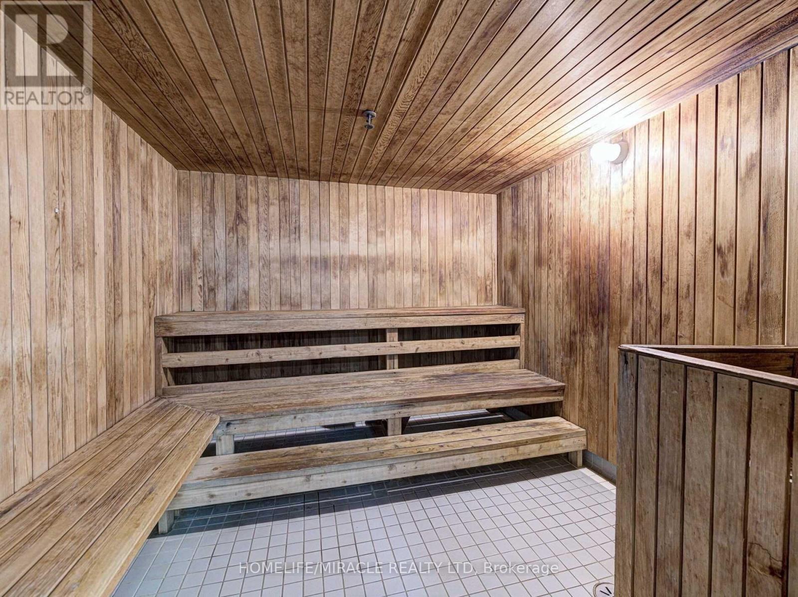 Ph-108 - 335 Webb Drive, Mississauga, Ontario  L5B 4A1 - Photo 3 - W12644076