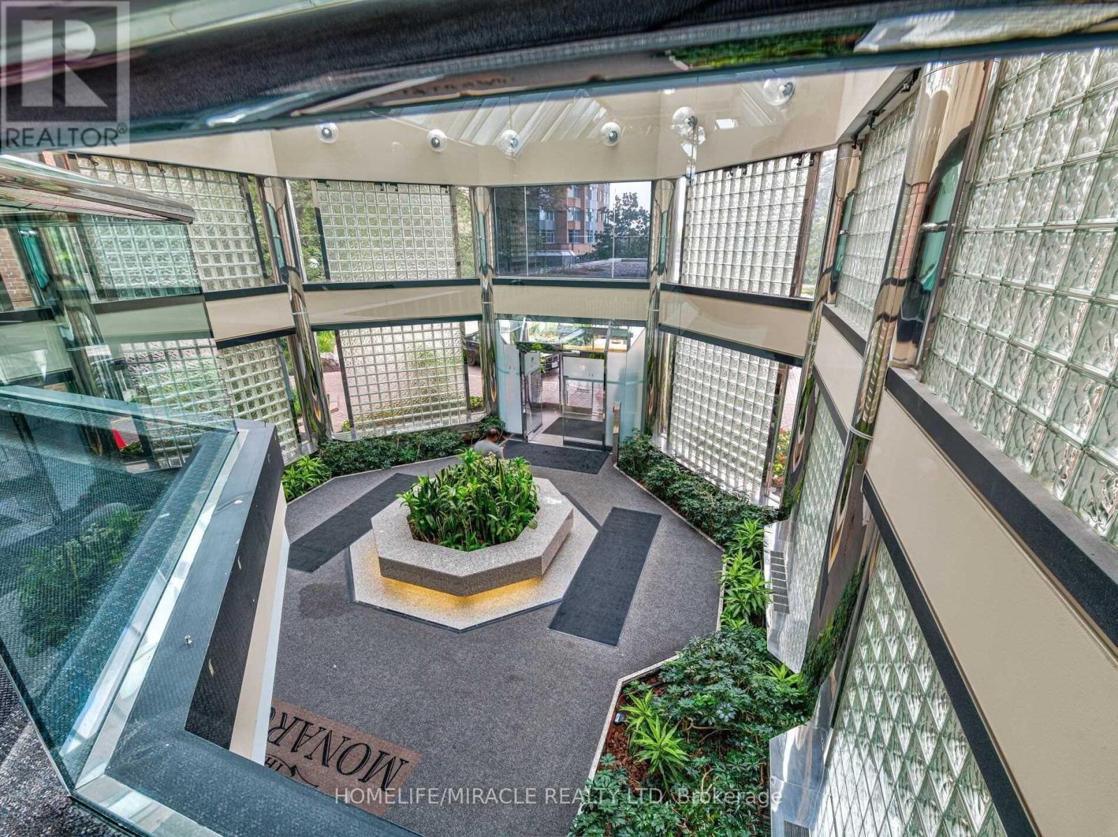 Ph-108 - 335 Webb Drive, Mississauga, Ontario  L5B 4A1 - Photo 5 - W12644076