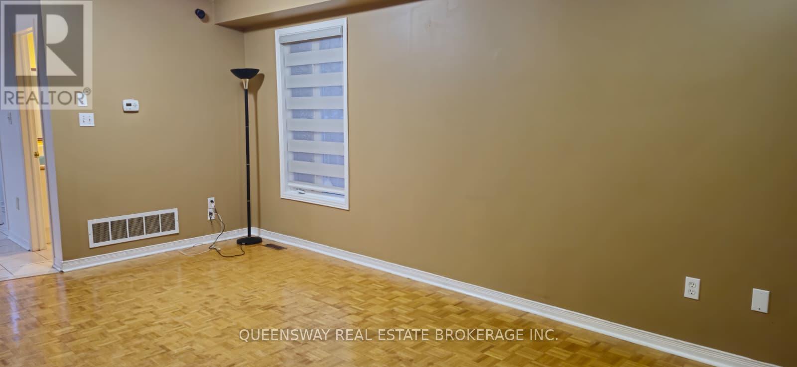 21 Flatlands Way, Brampton, Ontario  L6R 2B5 - Photo 3 - W12644102