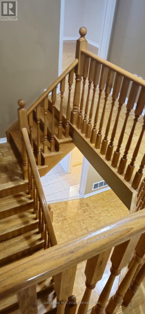 21 Flatlands Way, Brampton, Ontario  L6R 2B5 - Photo 9 - W12644102