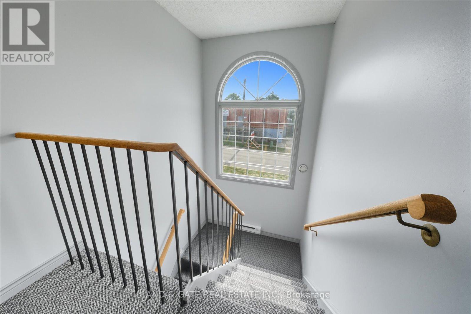 314 Hillside Avenue, Oshawa (Vanier), Ontario  L1J 1T5 - Photo 5 - E12415507