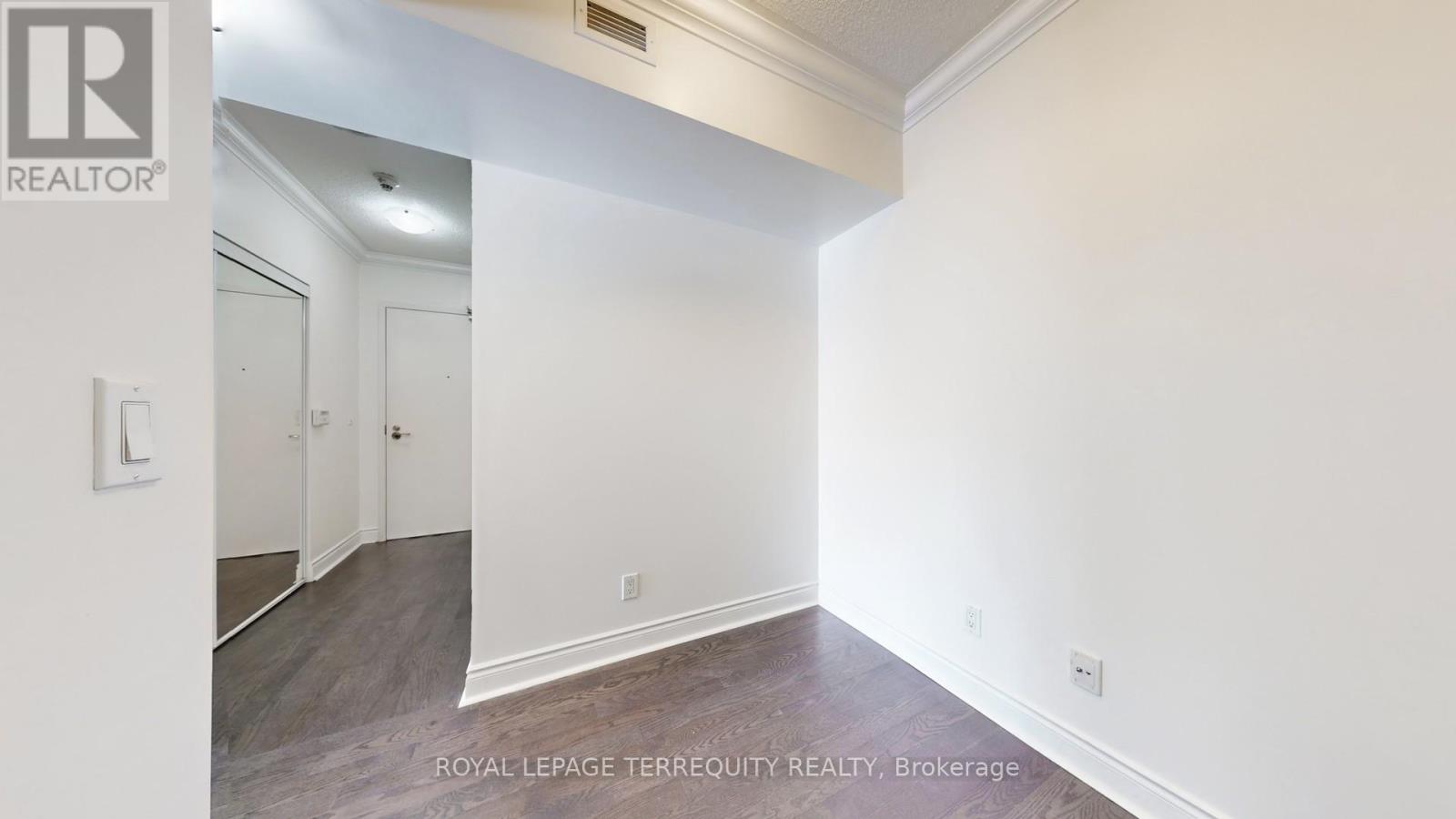 401 - 2240 Lake Shore Boulevard W, Toronto, Ontario  M8V 0B1 - Photo 16 - W12481196