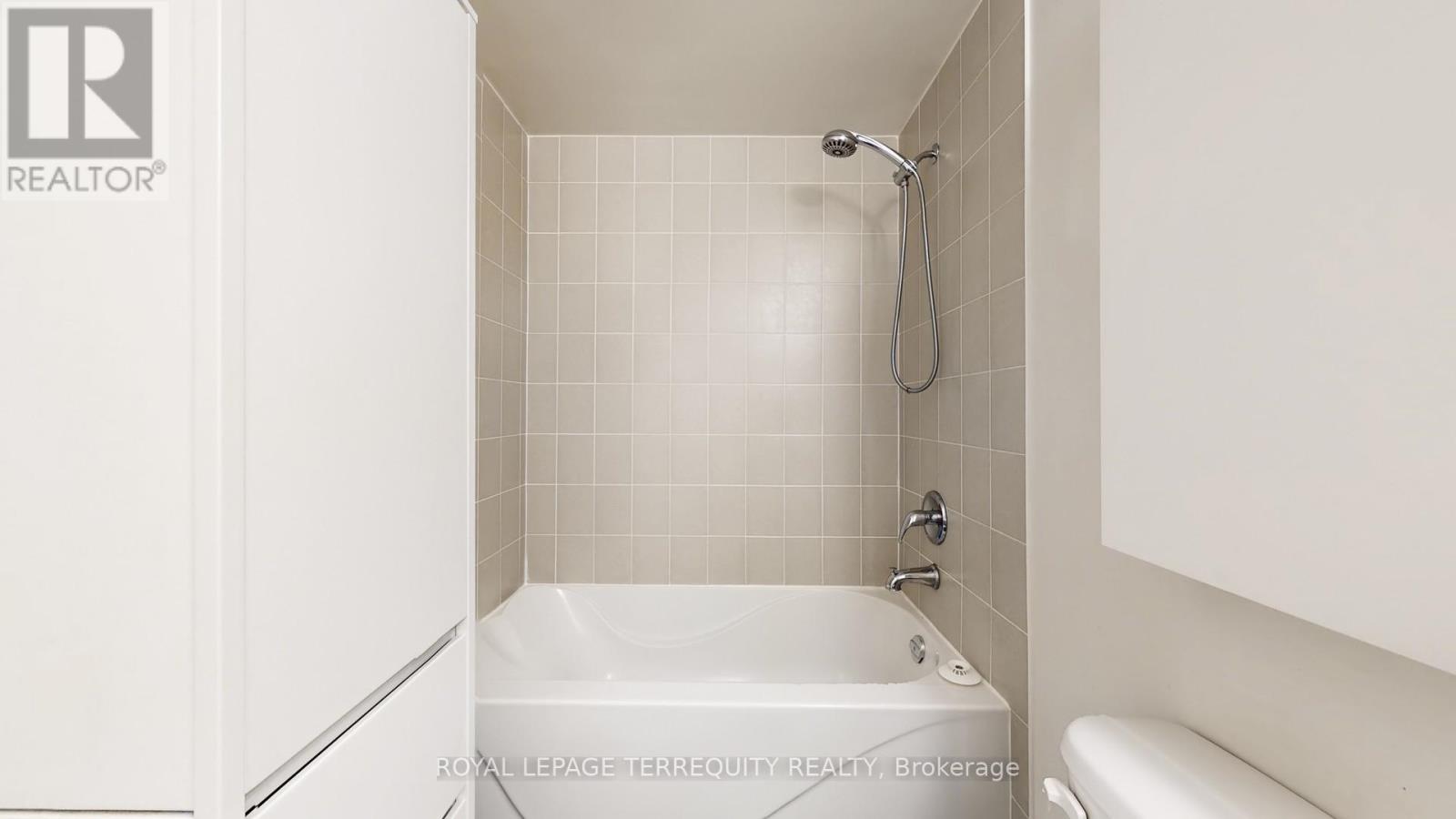 401 - 2240 Lake Shore Boulevard W, Toronto, Ontario  M8V 0B1 - Photo 18 - W12481196