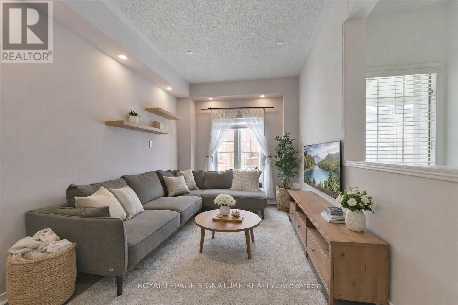 11 - 435 Hensal Circle, Mississauga, Ontario  L5A 4P1 - Photo 7 - W12632816