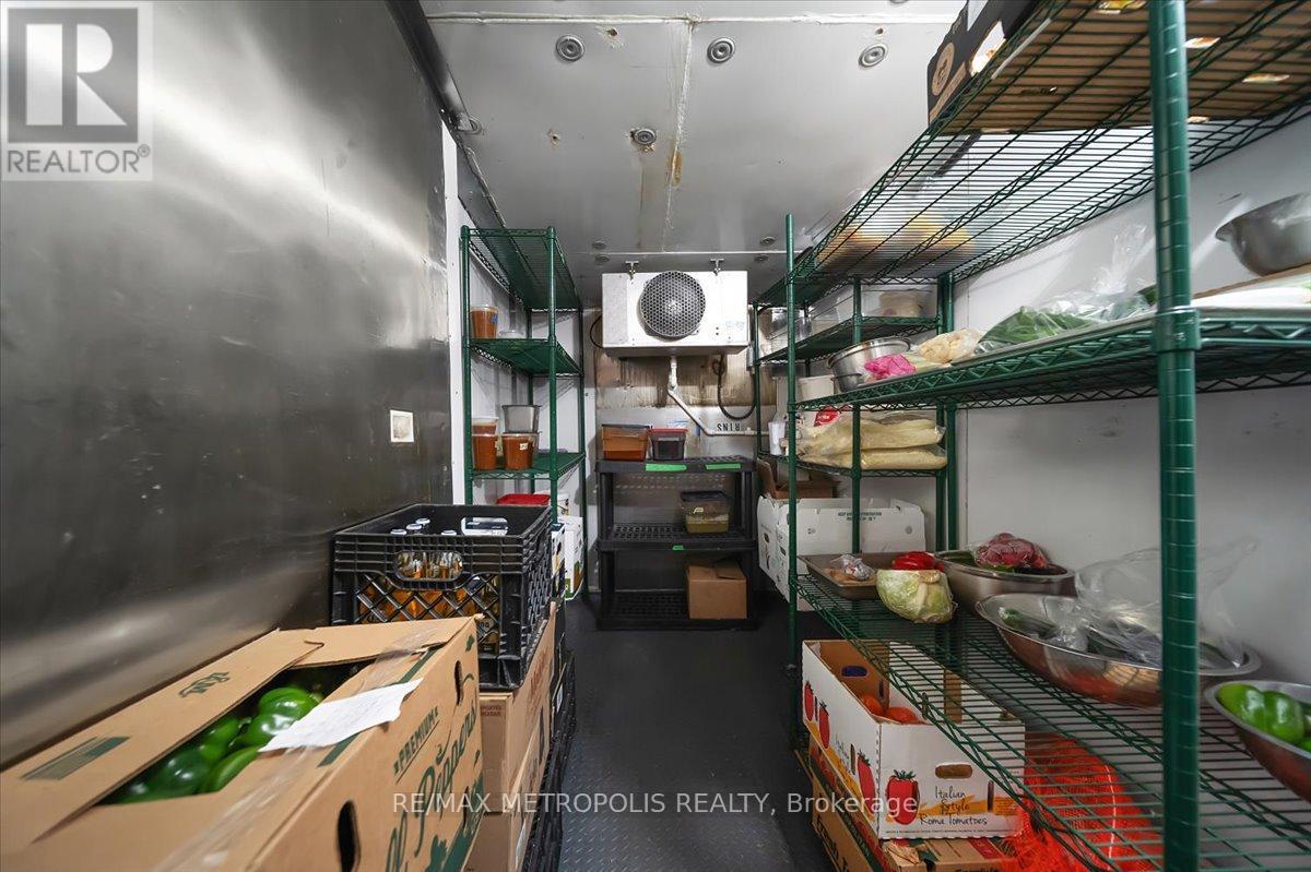 1226 King Street W, Toronto, Ontario  M6K 1G4 - Photo 15 - W12644132