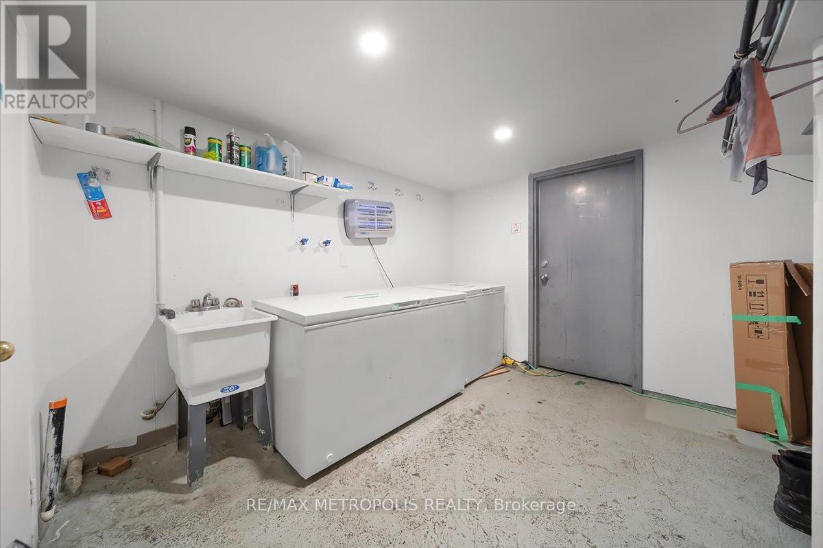 1226 King Street W, Toronto, Ontario  M6K 1G4 - Photo 16 - W12644132