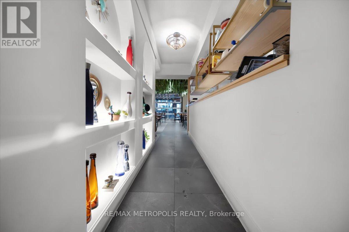 1226 King Street W, Toronto, Ontario  M6K 1G4 - Photo 7 - W12644132