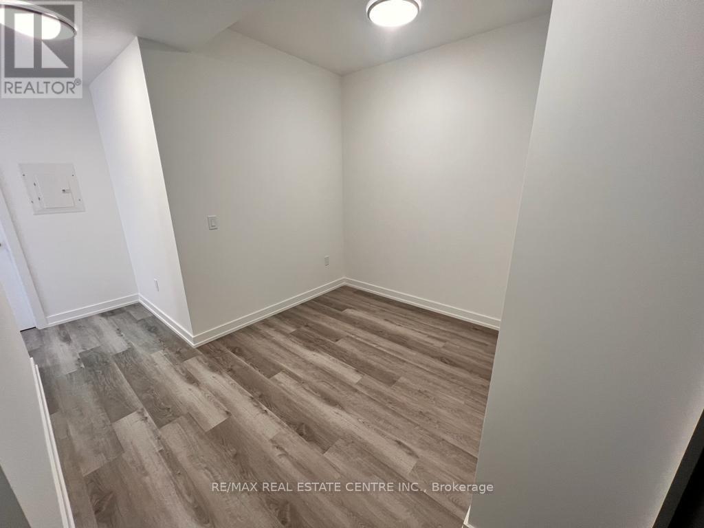 2710 - 15 Wellington Street S, Kitchener, Ontario  N2G 0E4 - Photo 6 - X12644128