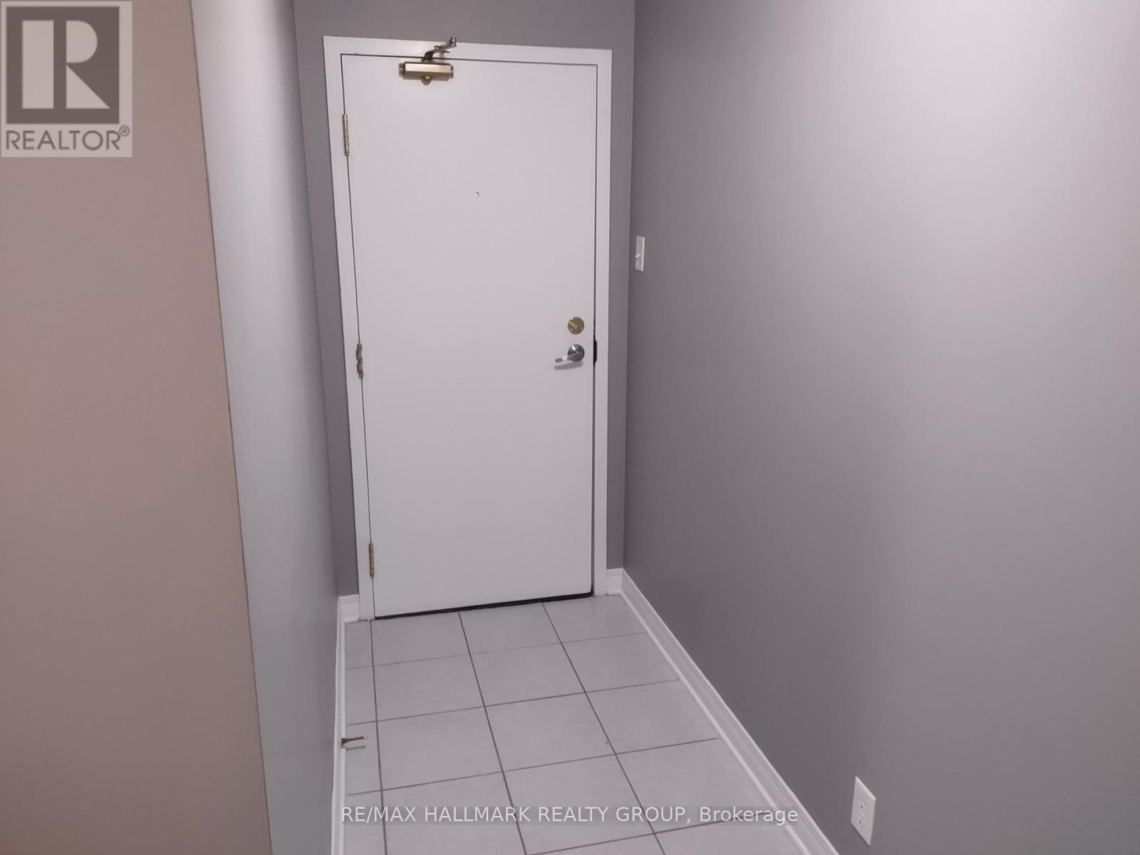 313 - 429 Somerset Street W, Ottawa, Ontario  K2P 2P5 - Photo 3 - X12644168