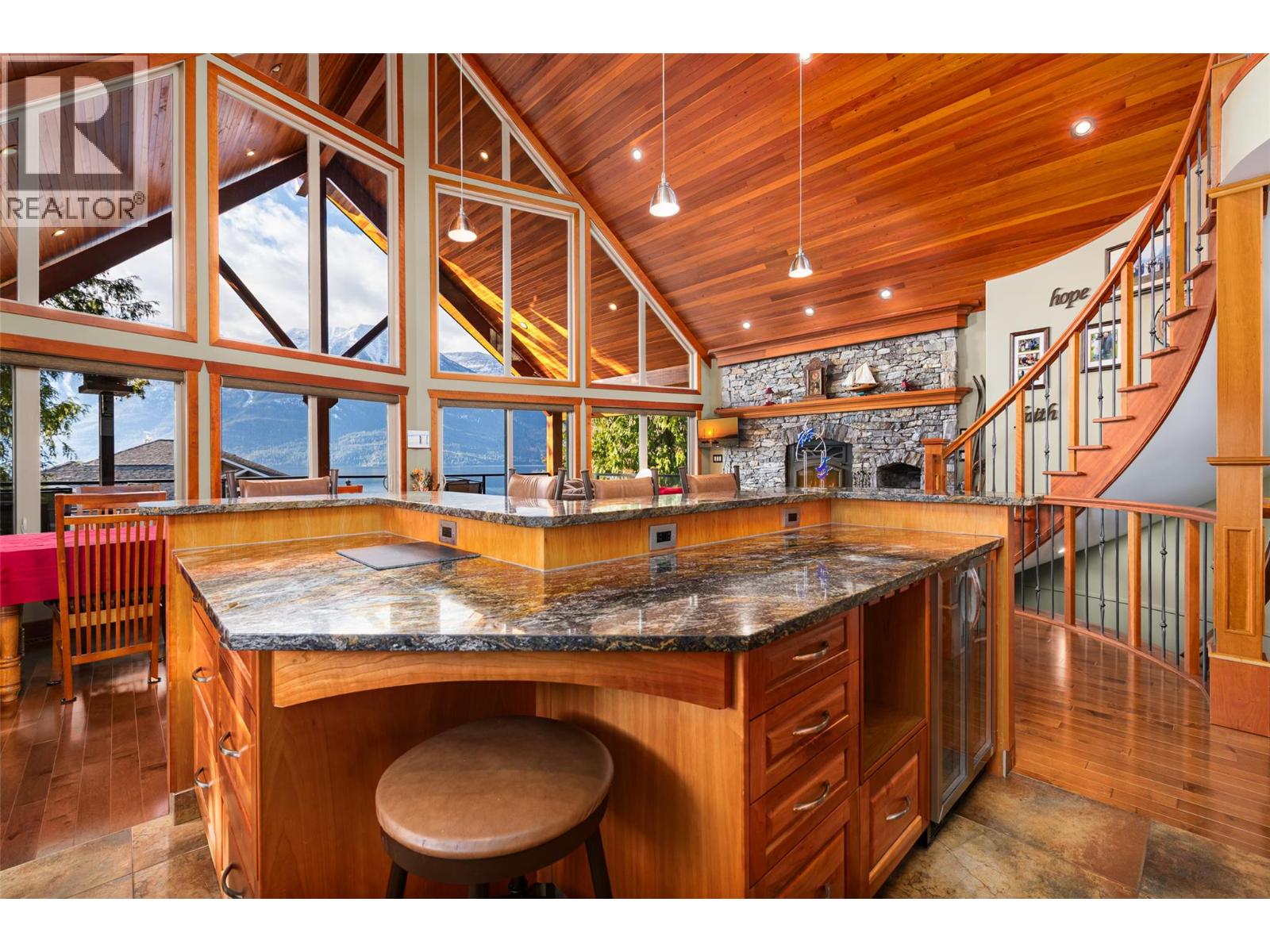 13516 Lakeshore Drive, Boswell, British Columbia  V0B 1A0 - Photo 13 - 10370728