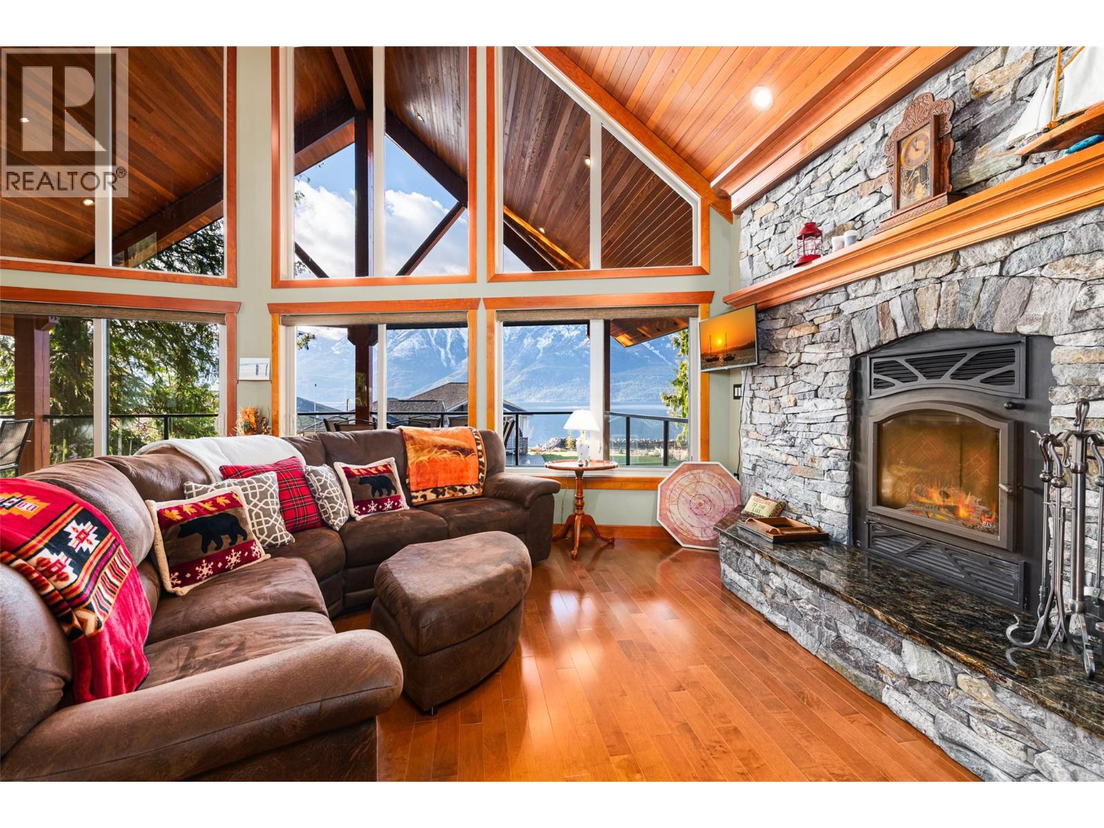 13516 Lakeshore Drive, Boswell, British Columbia  V0B 1A0 - Photo 8 - 10370728