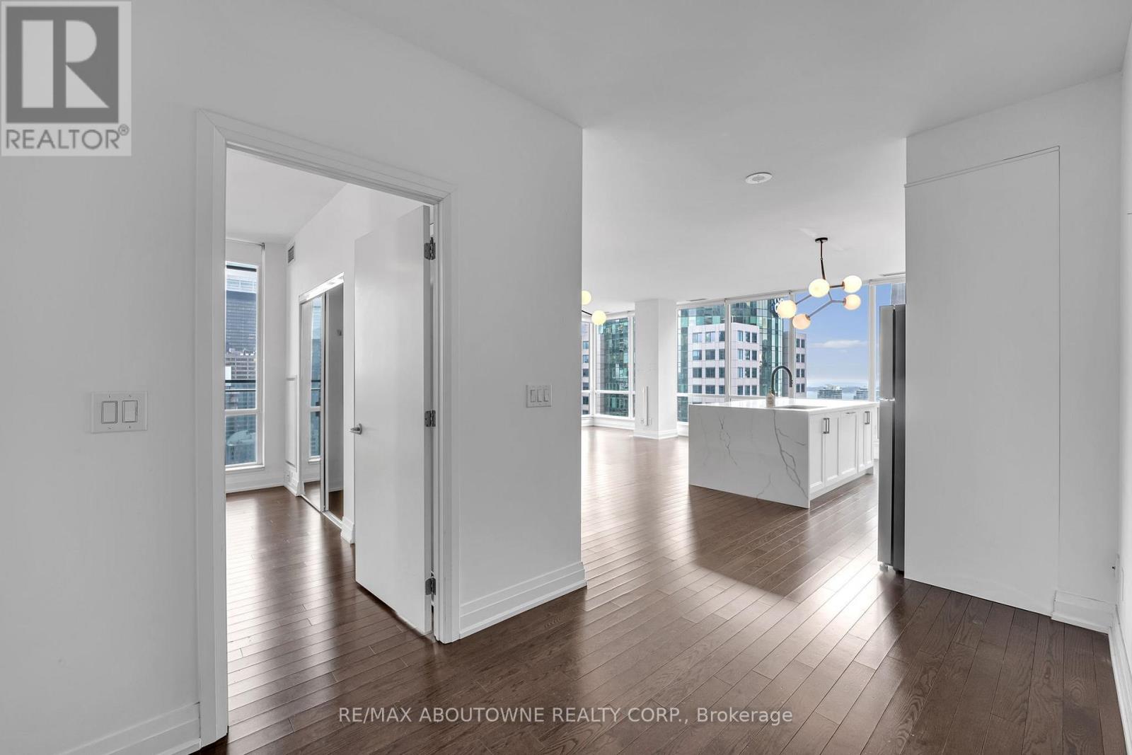 2912 - 80 John Street, Toronto, Ontario  M5V 3X4 - Photo 12 - C12644150