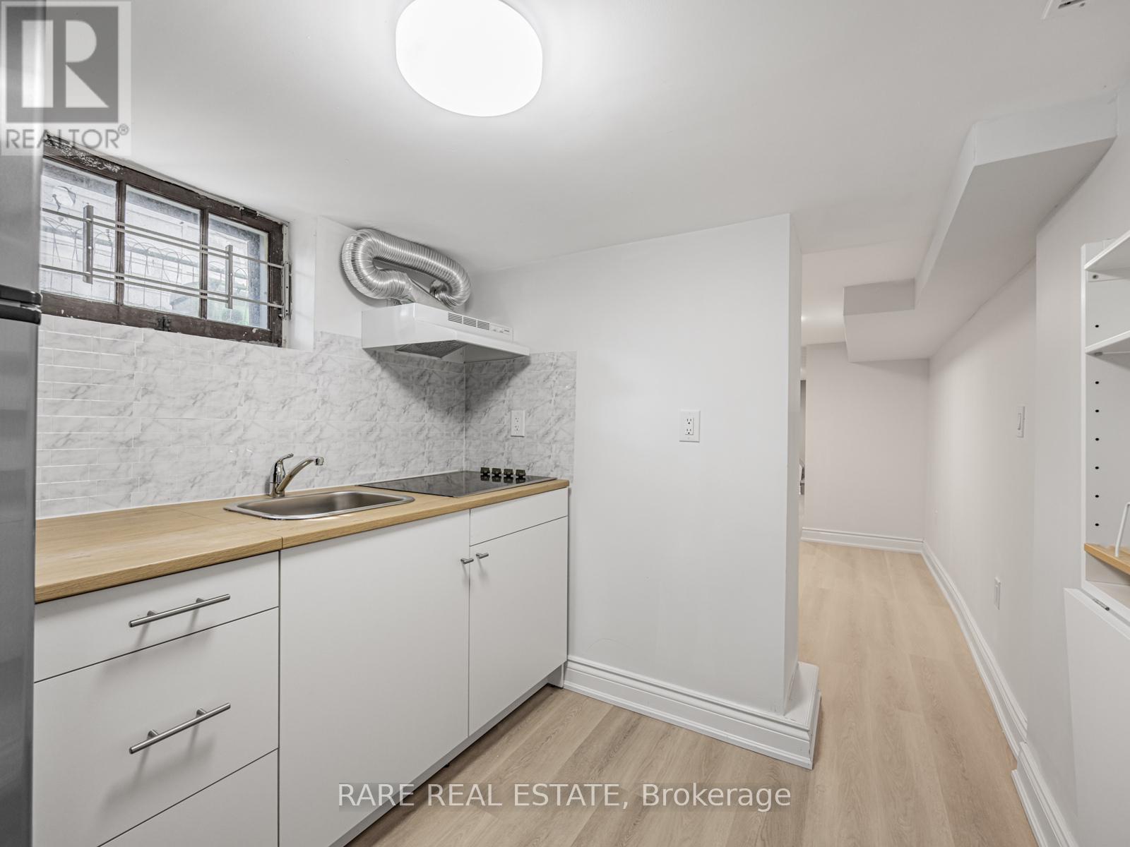 Lower - 727 Rhodes Avenue, Toronto, Ontario  M4J 4X5 - Photo 4 - E12644138