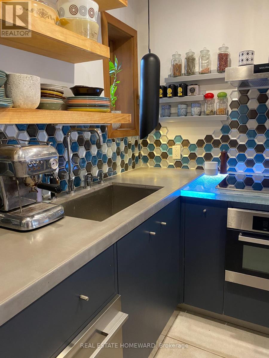 302 Rhodes Avenue, Toronto, Ontario  M4L 3A3 - Photo 12 - E12644188