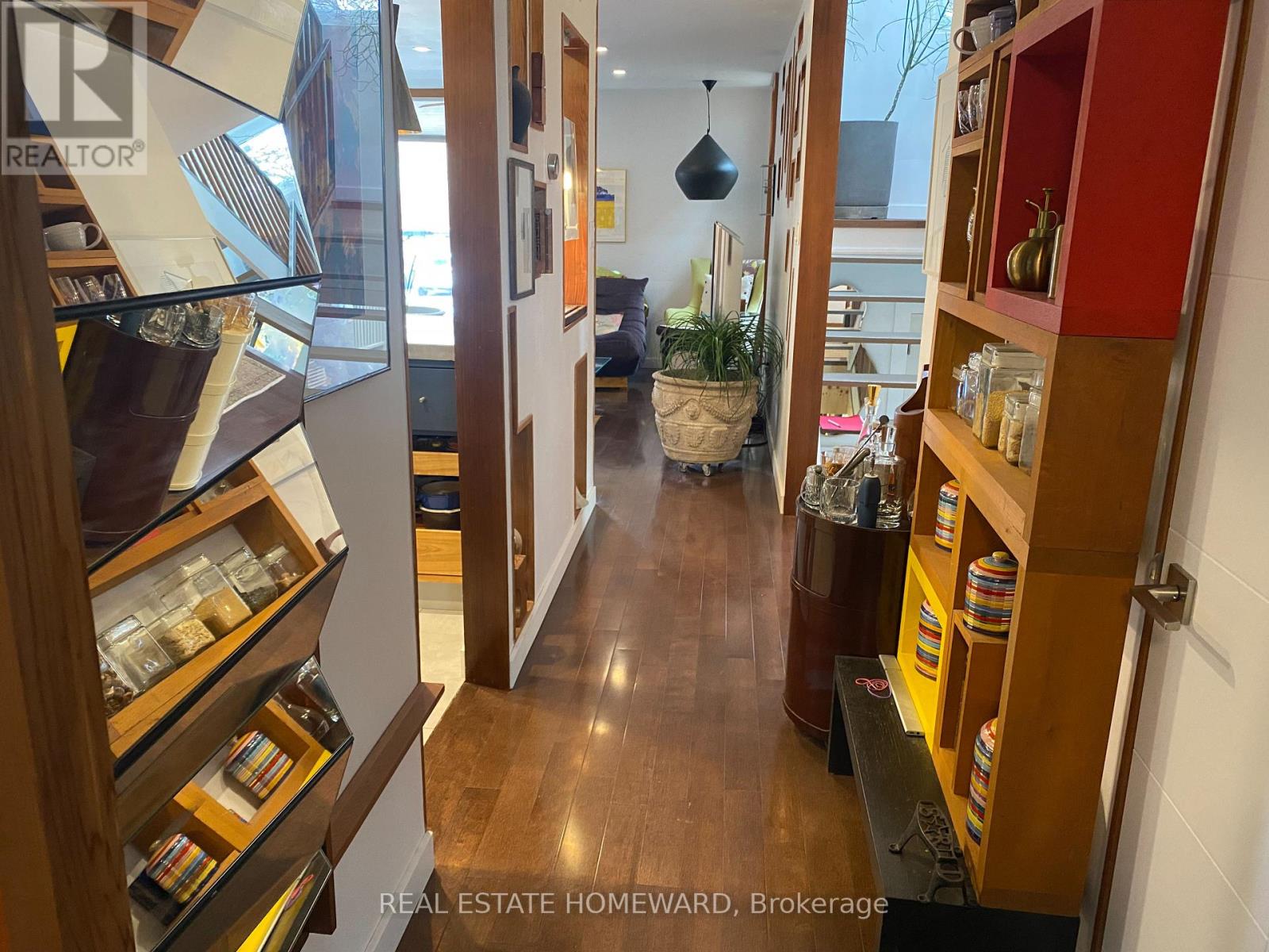 302 Rhodes Avenue, Toronto, Ontario  M4L 3A3 - Photo 16 - E12644188