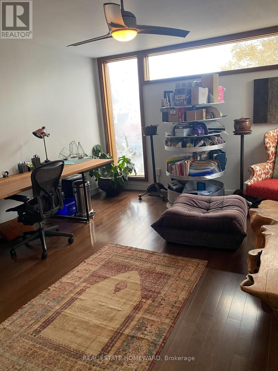 302 Rhodes Avenue, Toronto, Ontario  M4L 3A3 - Photo 19 - E12644188