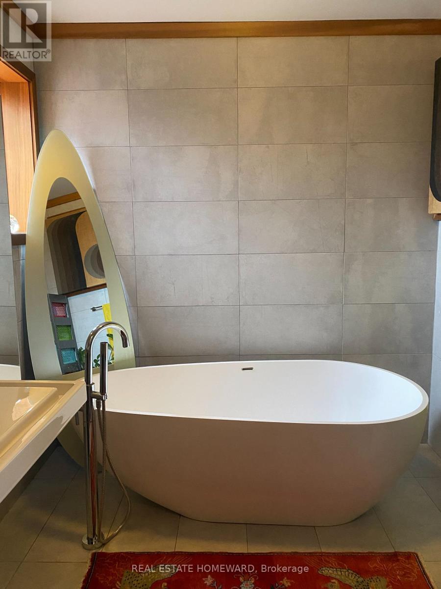 302 Rhodes Avenue, Toronto, Ontario  M4L 3A3 - Photo 22 - E12644188