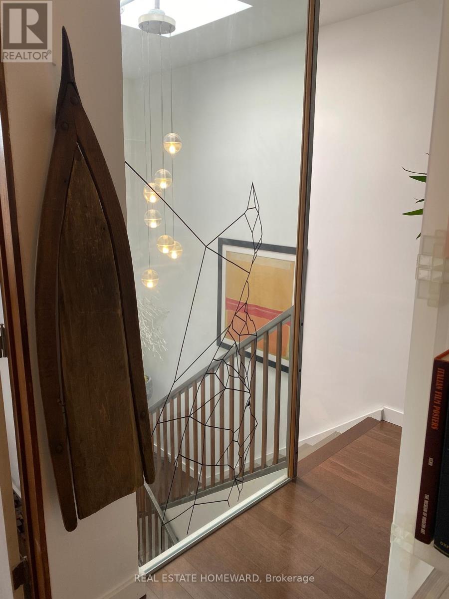 302 Rhodes Avenue, Toronto, Ontario  M4L 3A3 - Photo 28 - E12644188