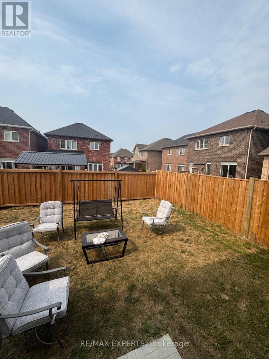 2300 Grainger Loop, Innisfil, Ontario  L9S 0M9 - Photo 12 - N12644170