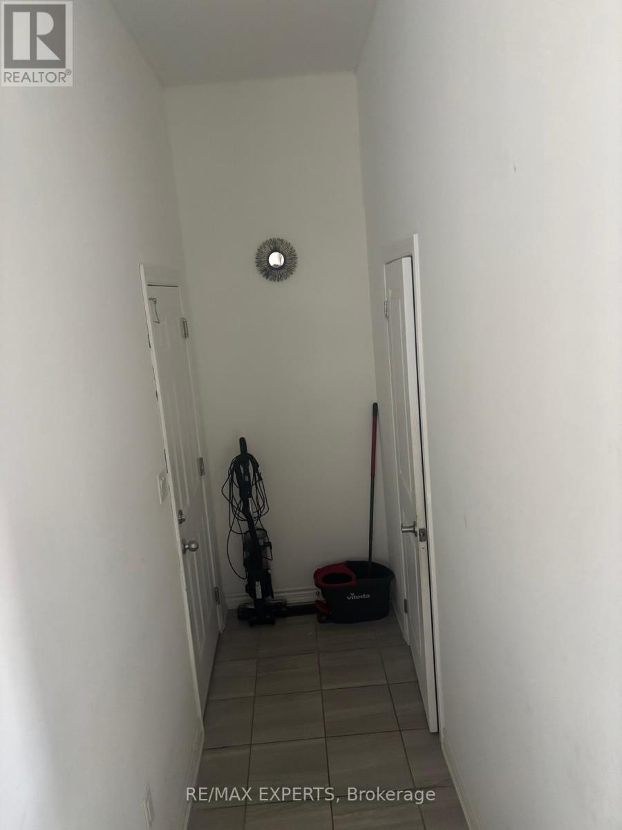 2300 Grainger Loop, Innisfil, Ontario  L9S 0M9 - Photo 14 - N12644170