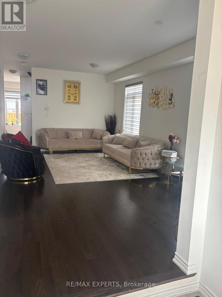 2300 Grainger Loop, Innisfil, Ontario  L9S 0M9 - Photo 5 - N12644170