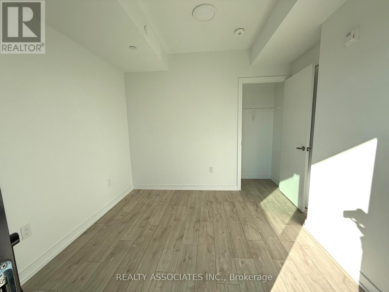 503 - 720 Whitlock Avenue, Milton, Ontario  L9E 2B5 - Photo 11 - W12644176