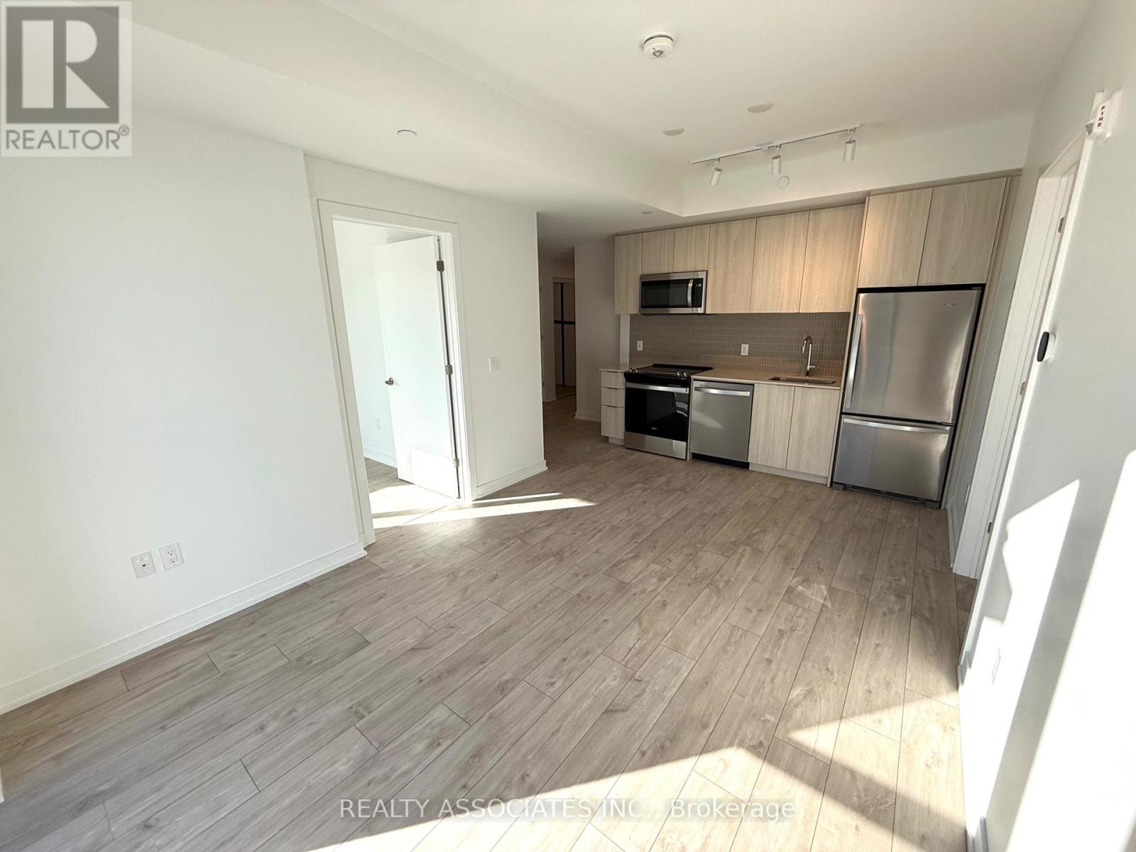 503 - 720 Whitlock Avenue, Milton, Ontario  L9E 2B5 - Photo 4 - W12644176