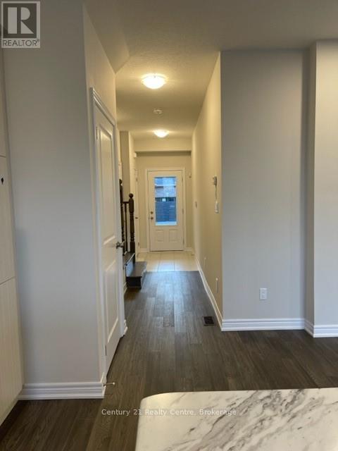 6 Mockingbird Lane, Hamilton, Ontario  L8E 0K7 - Photo 3 - X12644148