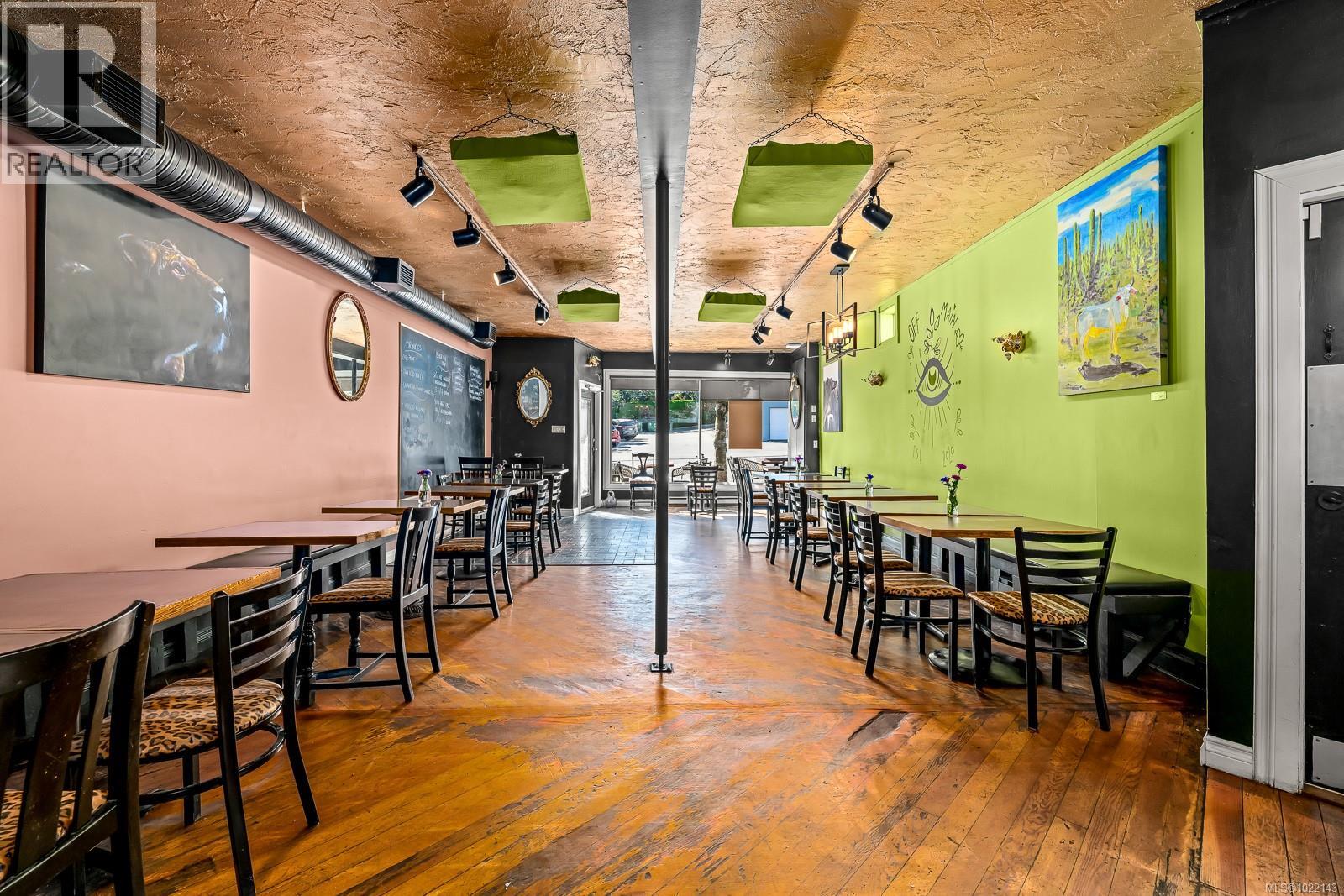 355 4th St, Courtenay, British Columbia  V9N 1G8 - Photo 3 - 1022143