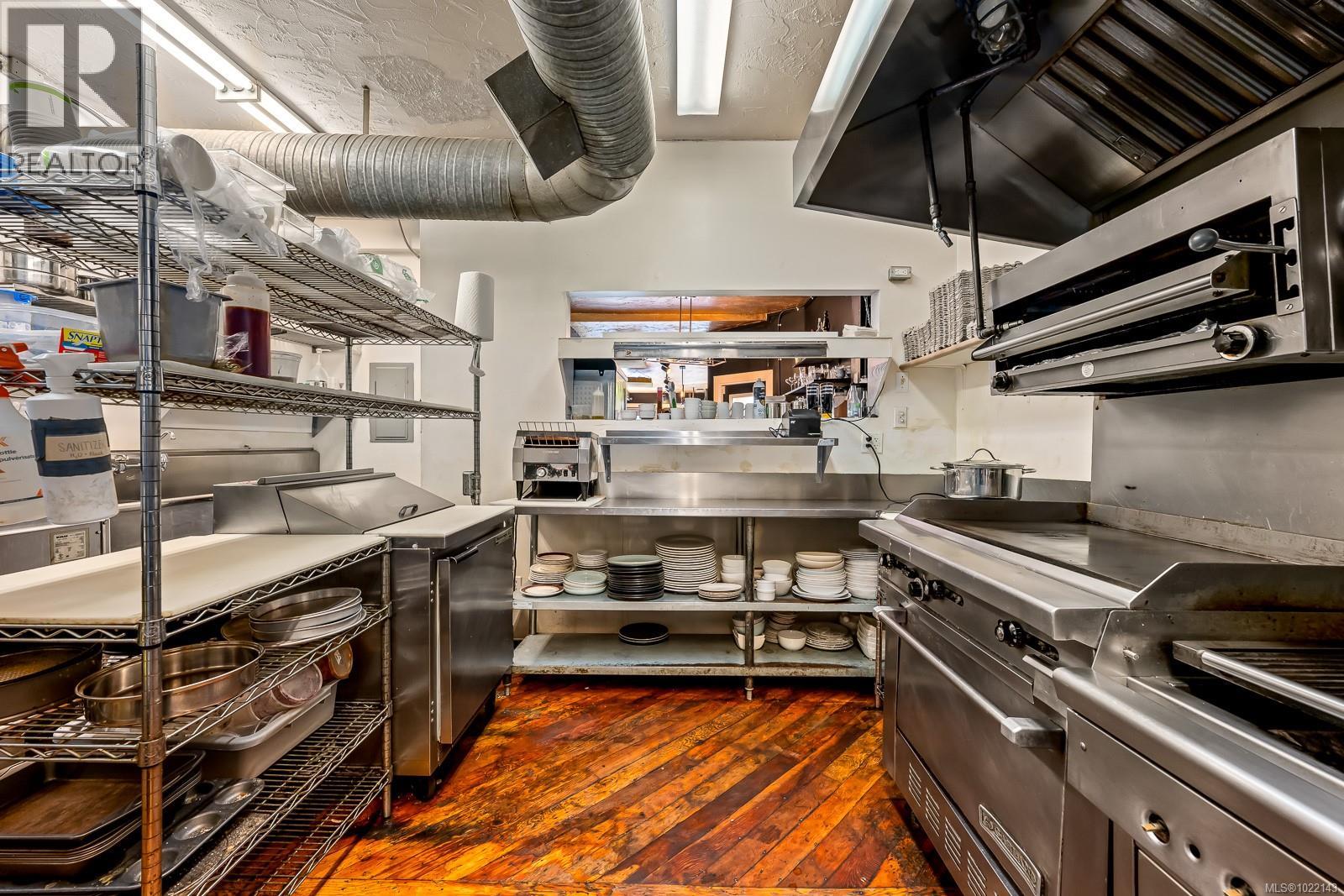 355 4th St, Courtenay, British Columbia  V9N 1G8 - Photo 9 - 1022143