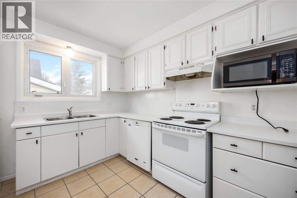 204 Mitton Street South, Sarnia, Ontario  N7T 3C9 - Photo 6 - 25031619