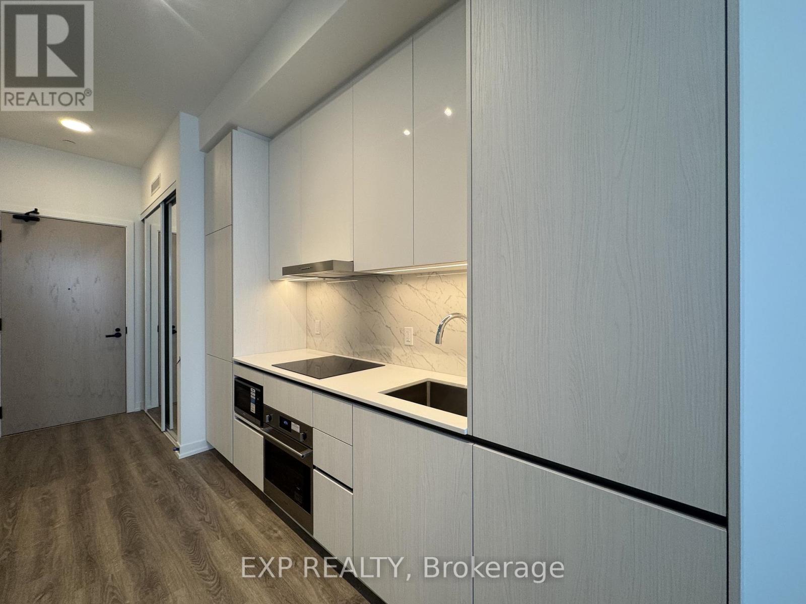 3611 - 8 Interchange Way, Vaughan, Ontario  L4K 0R2 - Photo 4 - N12644206