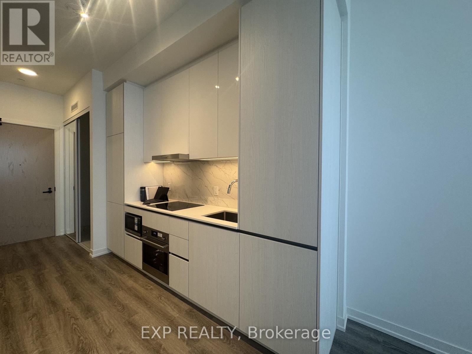 3611 - 8 Interchange Way, Vaughan, Ontario  L4K 0R2 - Photo 5 - N12644206