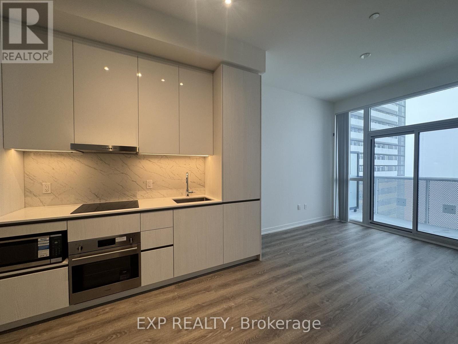 3611 - 8 Interchange Way, Vaughan, Ontario  L4K 0R2 - Photo 7 - N12644206